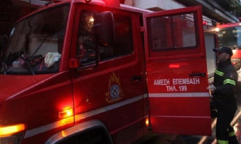 Παλαιό Φάληρο: Φωτιά ξέσπασε σε διαμέρισμα- Δύο ένοικοι στο νοσοκομείο λόγω εισπνοής καπνού